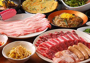 焼肉・サムギョプサル食べ放題　韓国ダイニング李