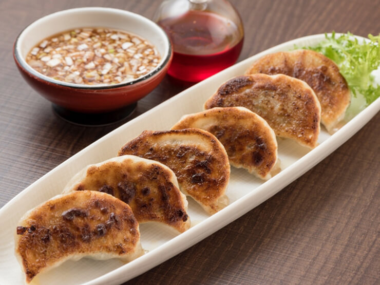 タレをつけなくても美味しくいただける『紅麹屋特製餃子』