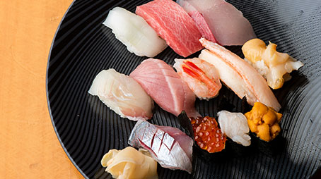 日本有数の漁師町・氷見で鮮度抜群の“町鮨”を食べる旅