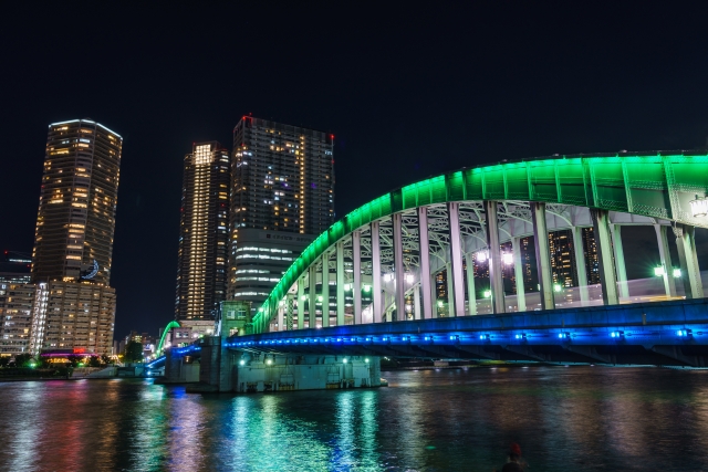 ロマンチックな夜景が楽しめる！東京の歴史を感じる「勝鬨橋」