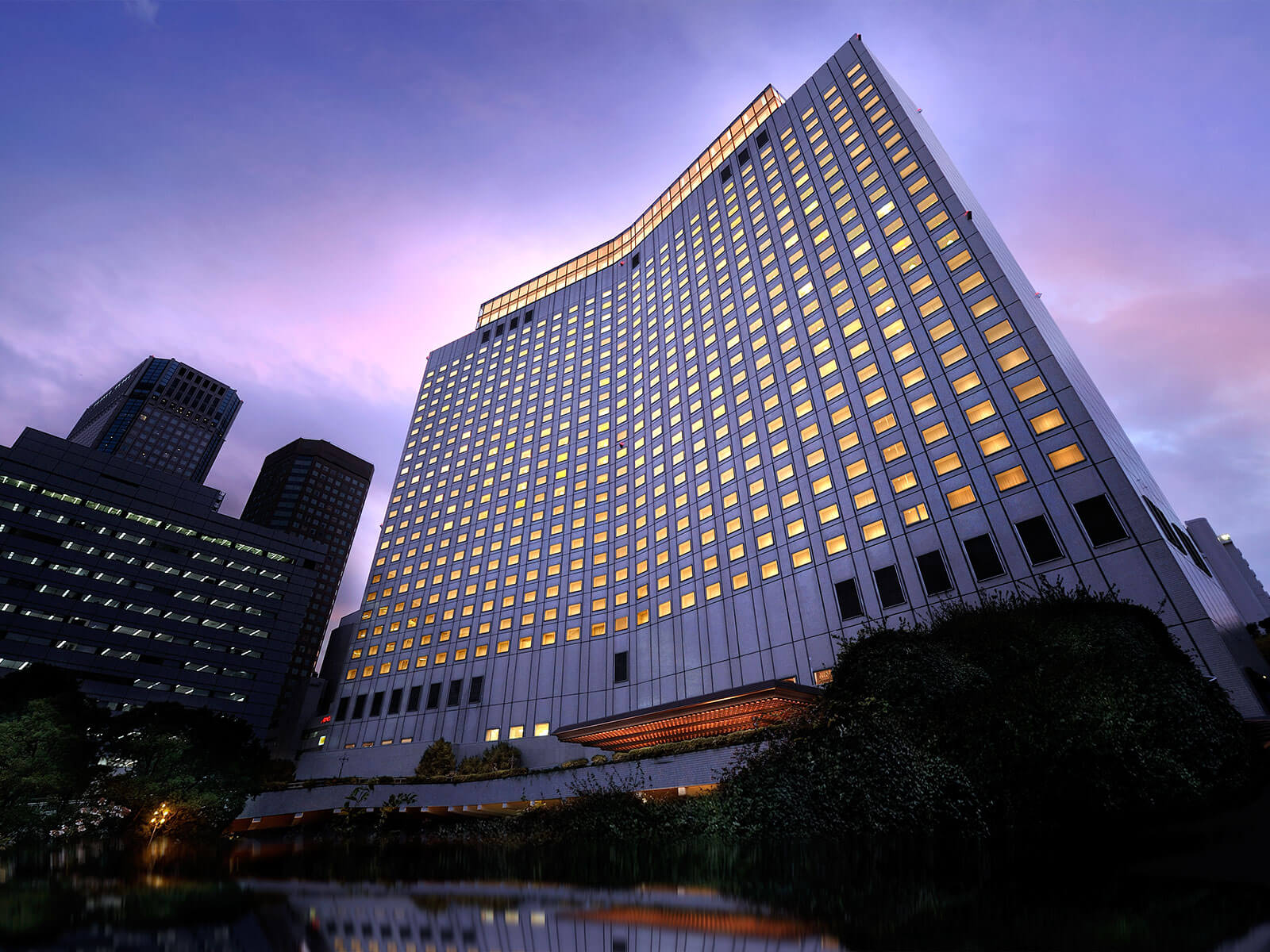 ガーデンカフェ ウィズ テラスバー ヒトサラ